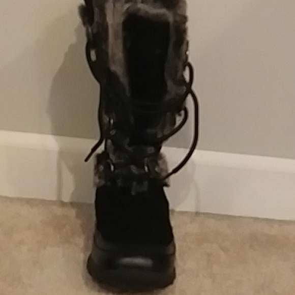 Boot - Picture 2 of 4